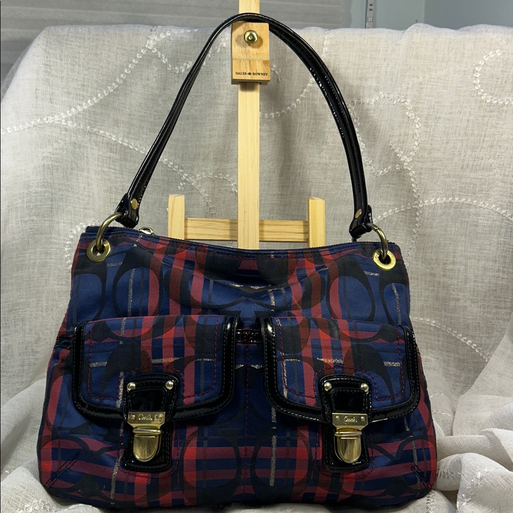 Coach Authentic unique stylish bag w/gold thread 2outside pockets